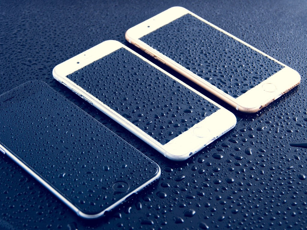 CPR for Waterlogged Phones – How to try and revive your wet tech